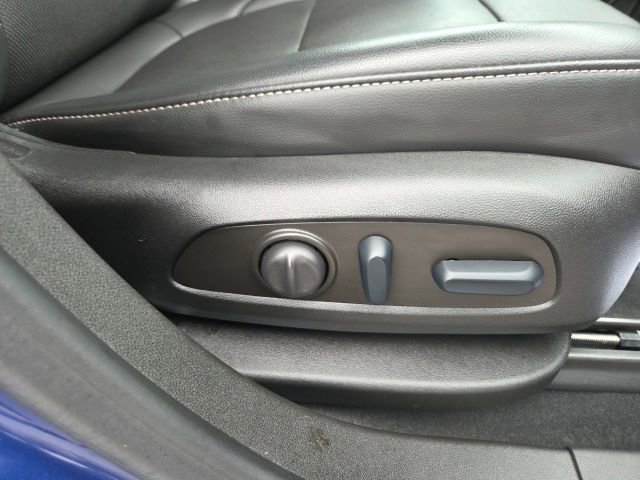 Used 2023 GMC Acadia SLT w/ Preferred Package image 66