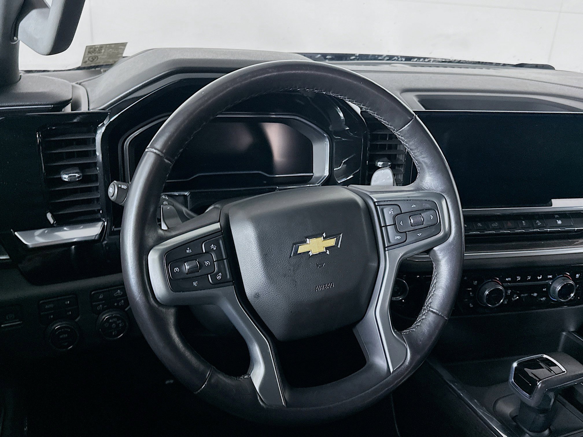 Used 2022 Chevrolet Silverado 1500 LTZ AWD/4WD image 18