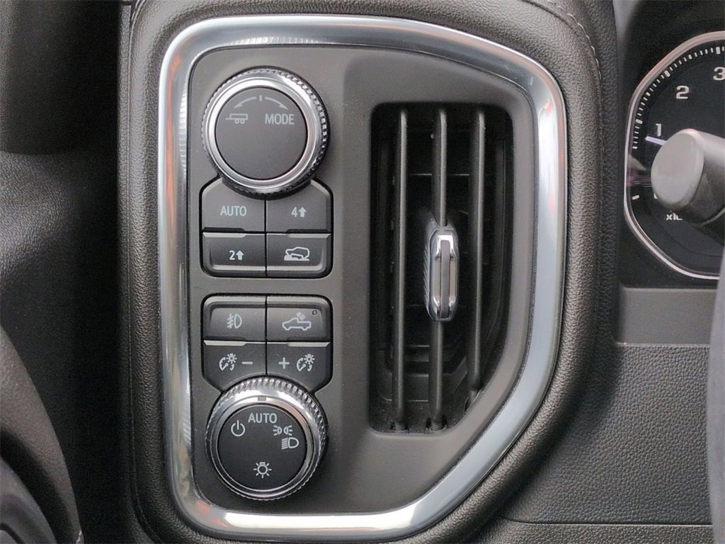 Used 2022 GMC Sierra 1500 Elevation image 18