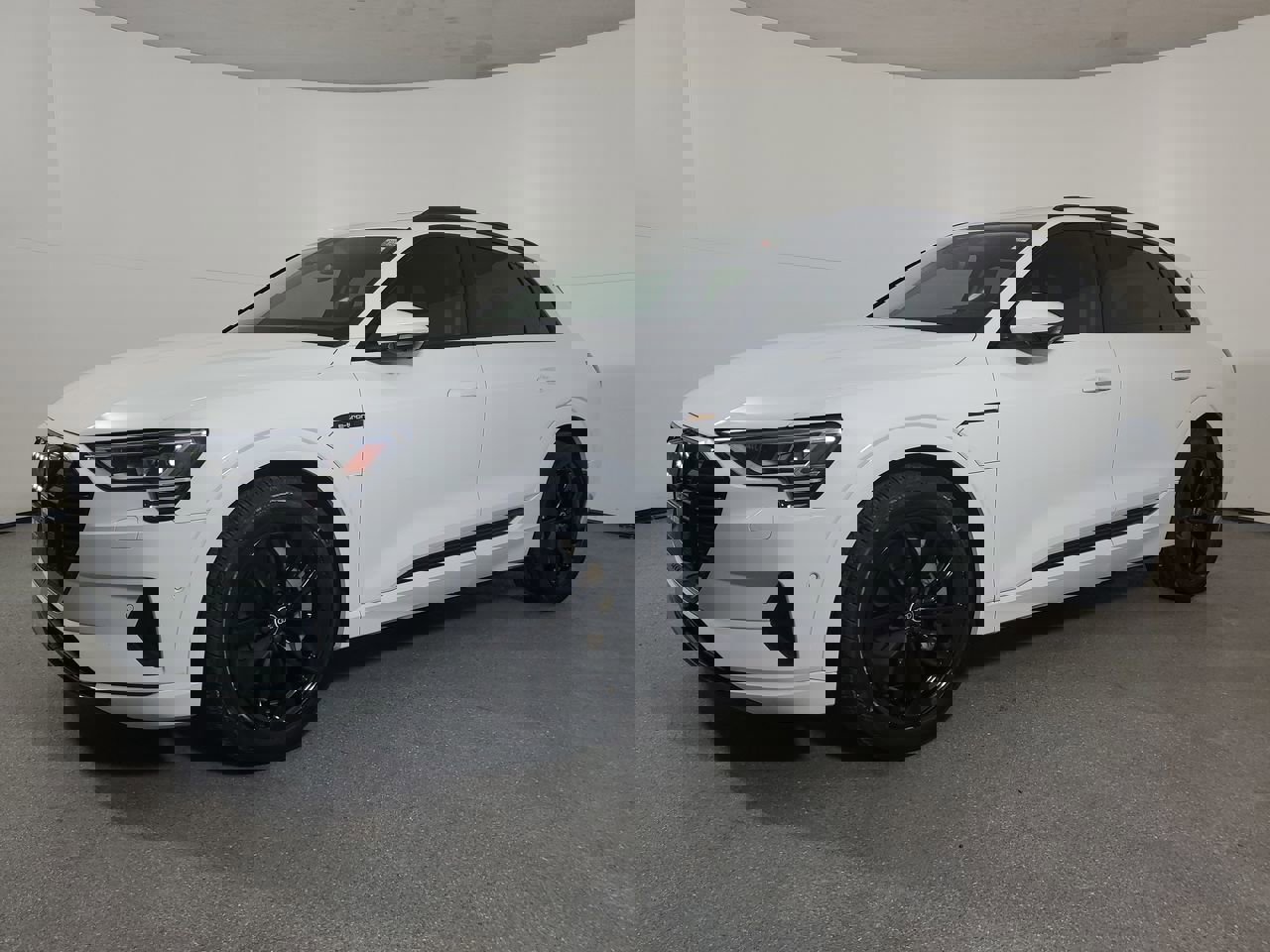 Certified 2021 Audi e-tron Premium Plus w/ Premium Plus Package image 24