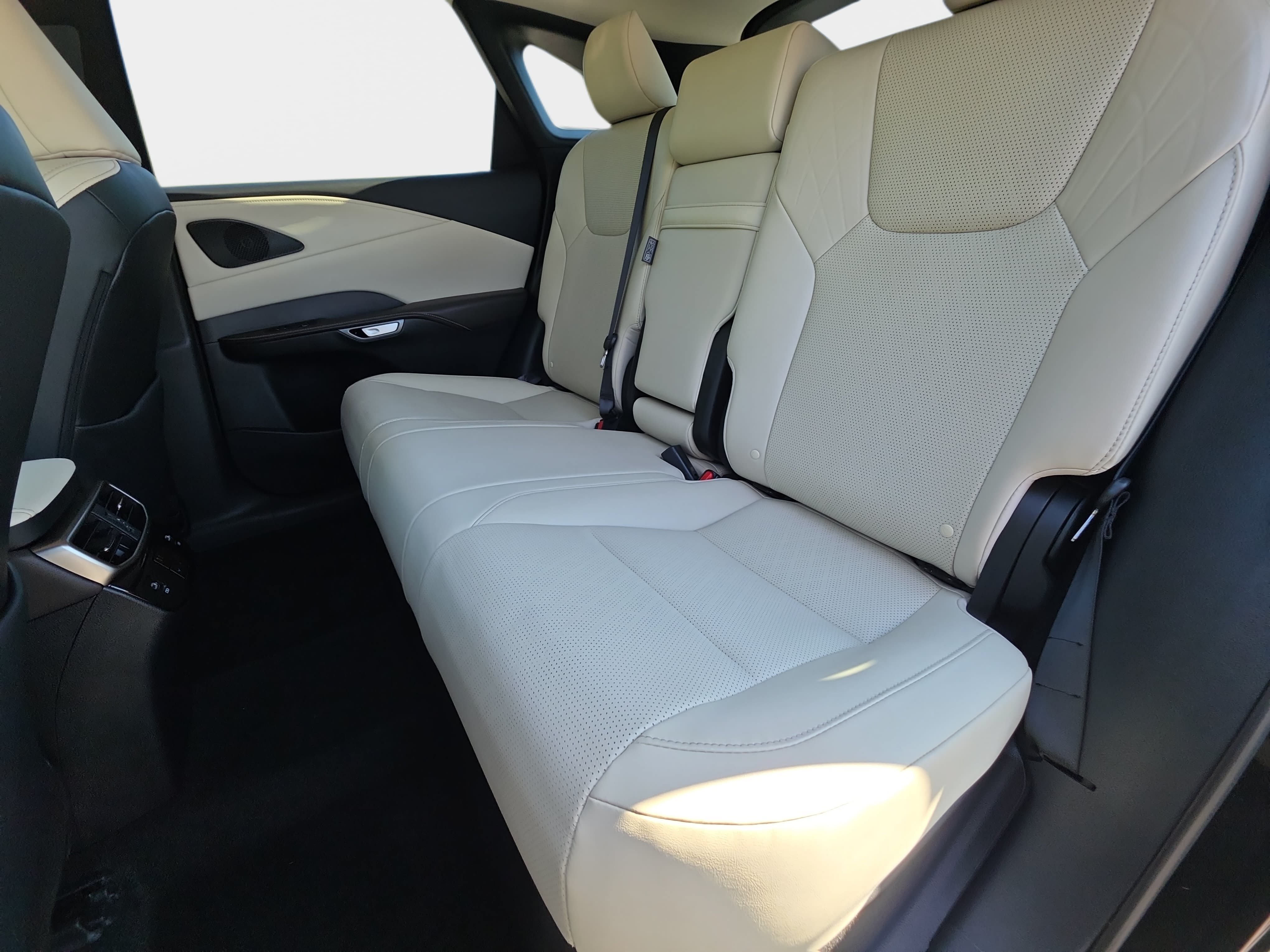 Used 2023 Lexus RX 350 Premium Plus w/ Accessory Package AWD/4WD image 14