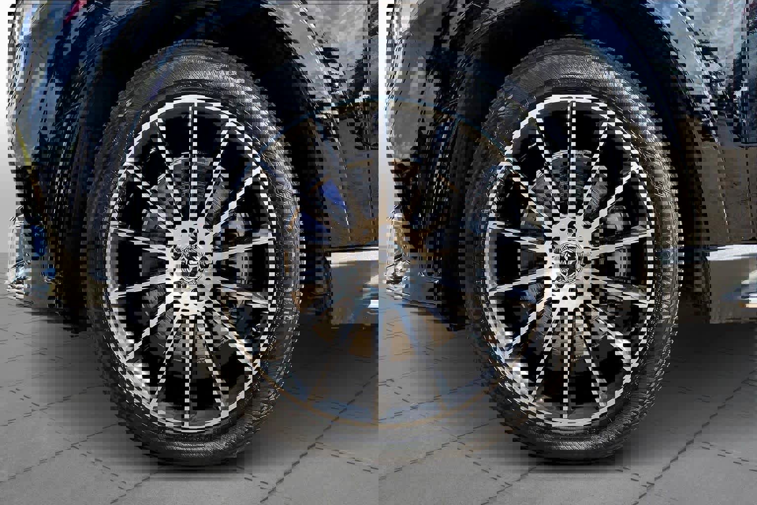 Used 2023 Mercedes-Benz GLE 450 4MATIC image 9