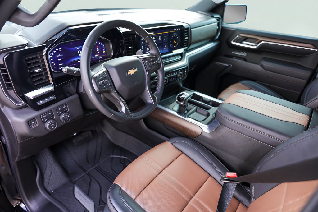Certified 2025 Chevrolet Silverado 1500 High Country w/ High Country Premium Package AWD/4WD image 12