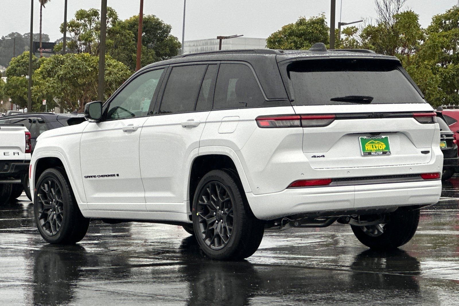 New 2026 Jeep Grand Cherokee Summit image 6