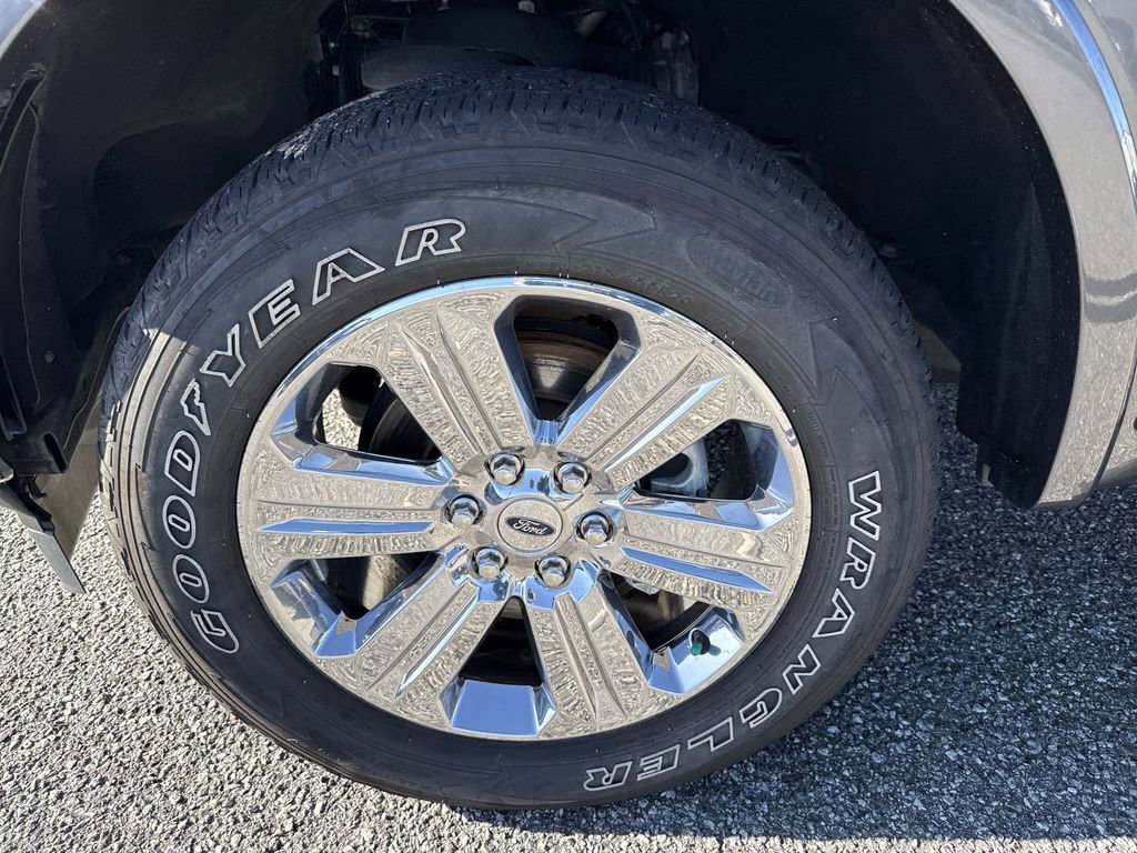 Used 2020 Ford F150 Lariat w/ Equipment Group 502A Luxury image 11