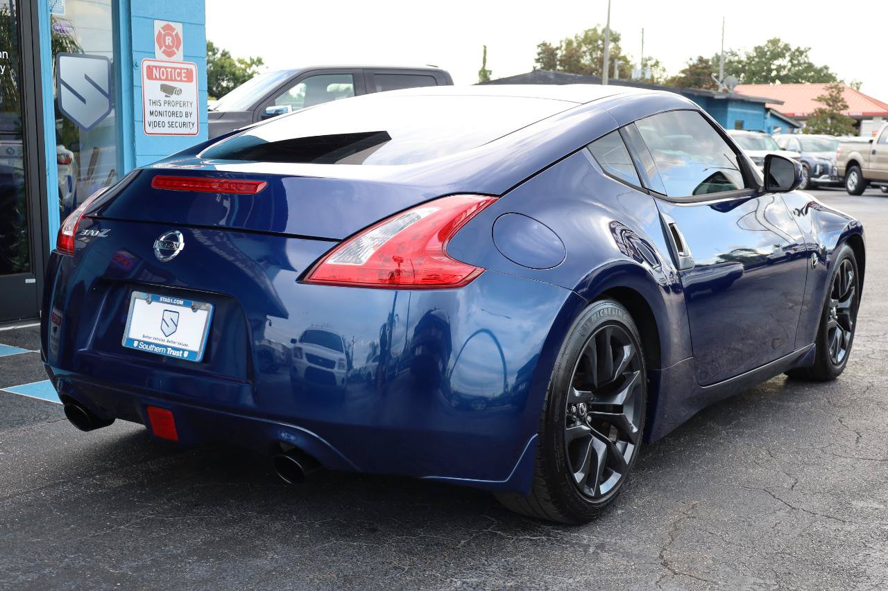 Used 2016 Nissan 370Z Coupe RWD image 4