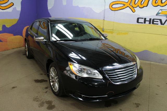 Used 2012 Chrysler 200 Limited FWD image 2