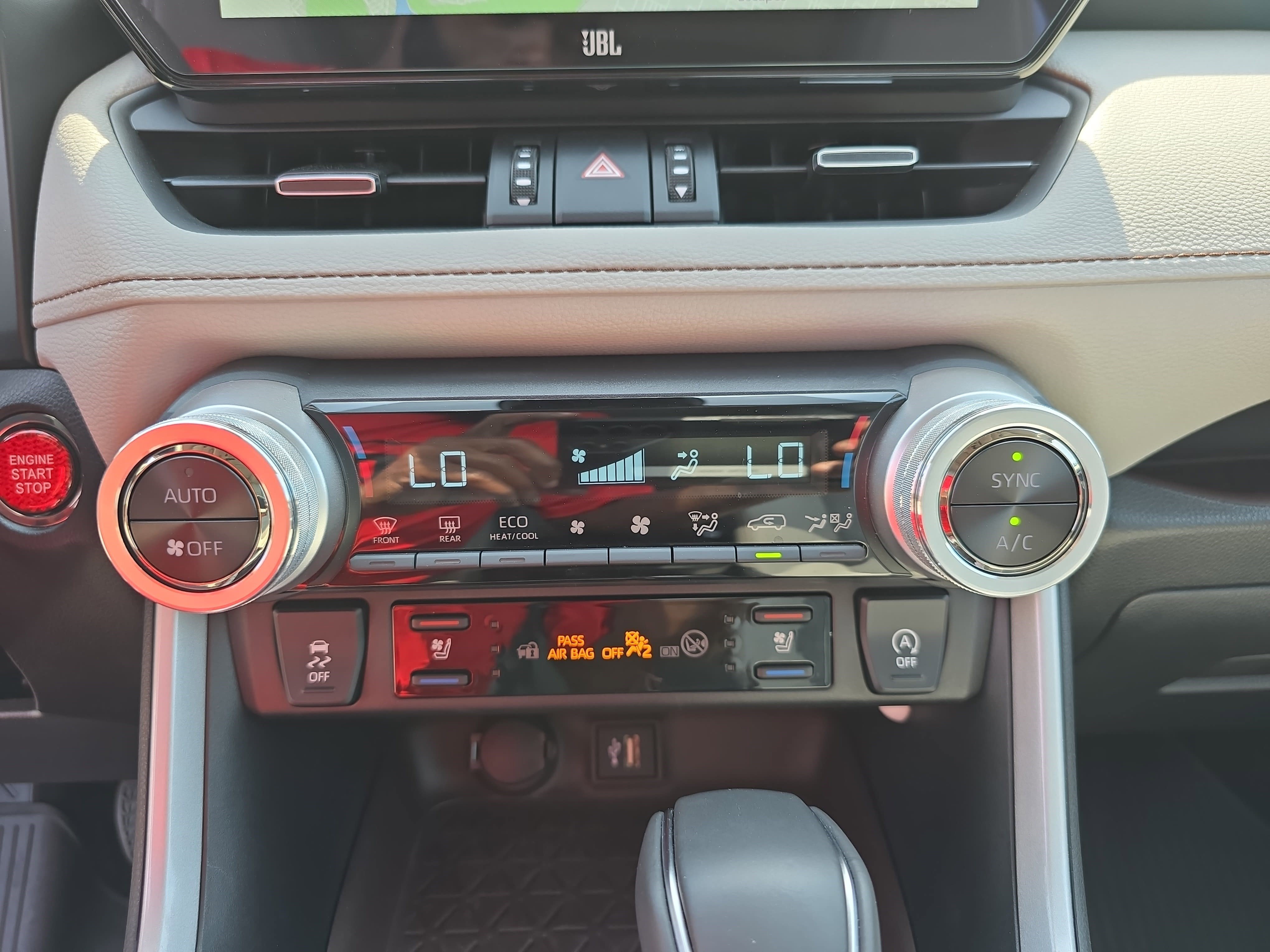 Used 2025 Toyota RAV4 Limited image 22