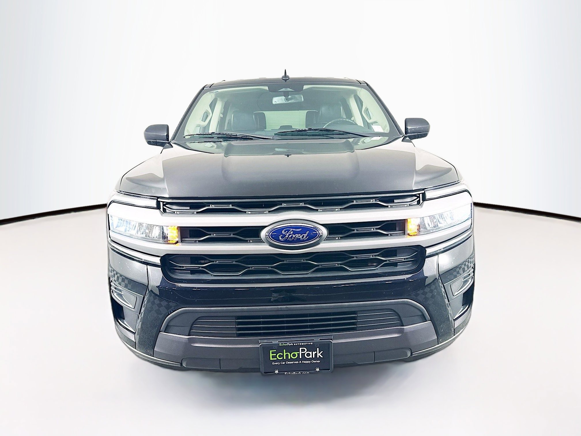 Used 2024 Ford Expedition XLT image 2