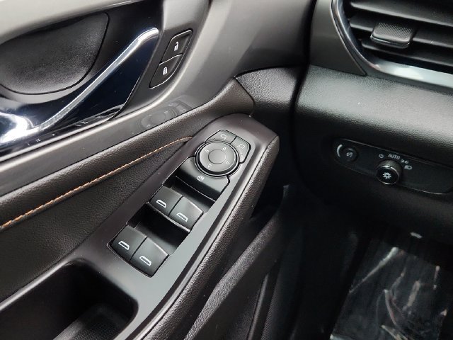 Used 2020 Chevrolet Traverse LS FWD image 36
