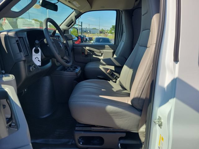 New 2026 GMC Savana 2500 w/ Driver Convenience Package RWD image 15