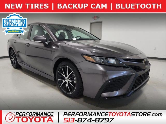 Used 2023 Toyota Camry SE FWD image 1