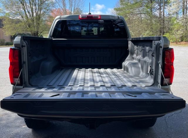 Used 2024 Chevrolet Colorado ZR2 w/ ZR2 Convenience Package III image 9