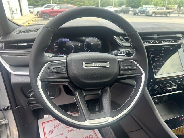 New 2025 Jeep Grand Cherokee L Altitude image 26