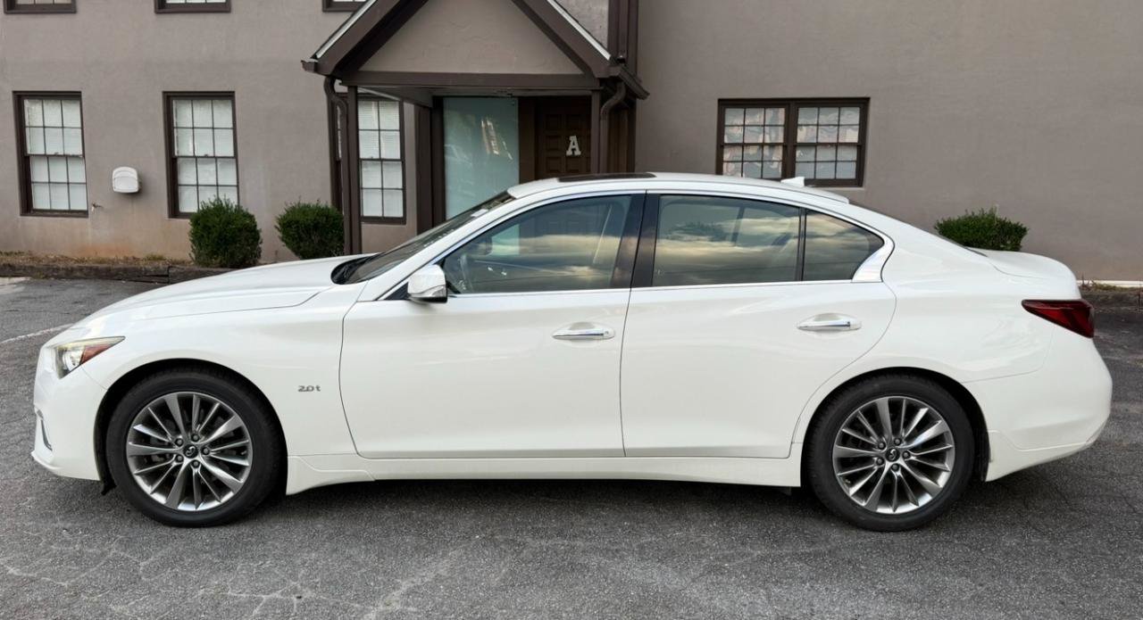 Used 2018 INFINITI Q50 Luxe w/ Essential Package (2.0T Luxe) AWD/4WD image 5