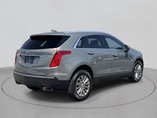 Used 2017 Cadillac XT5 Luxury w/ Driver Awareness Package AWD/4WD image 4