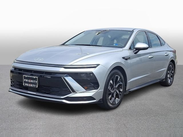 Used 2025 Hyundai Sonata SEL FWD image 1