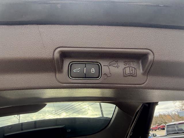 Used 2022 Ford Explorer Platinum w/ Equipment Group 601A image 27