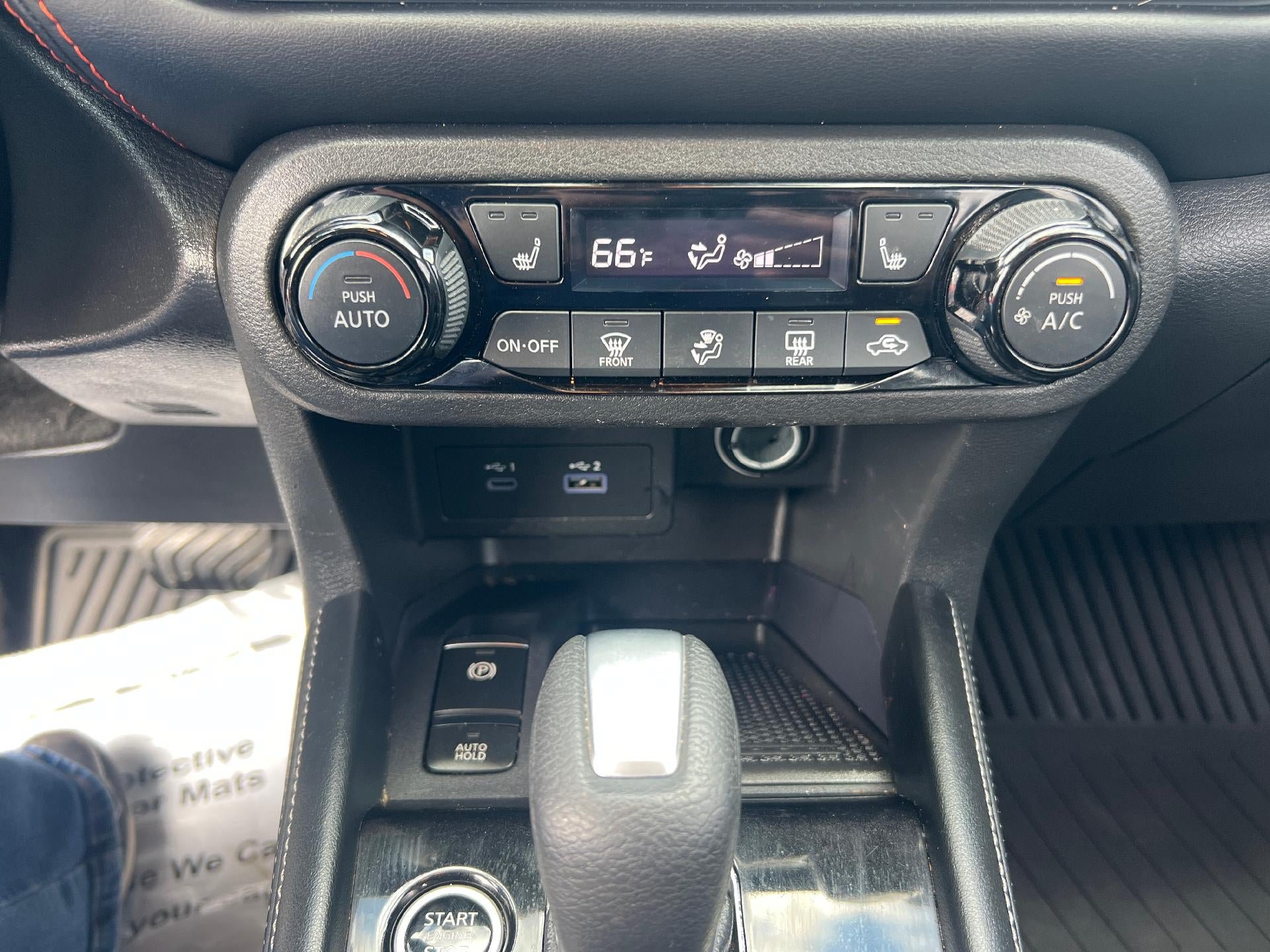 Used 2023 Nissan Kicks SR w/ SR Premium Package FWD image 16