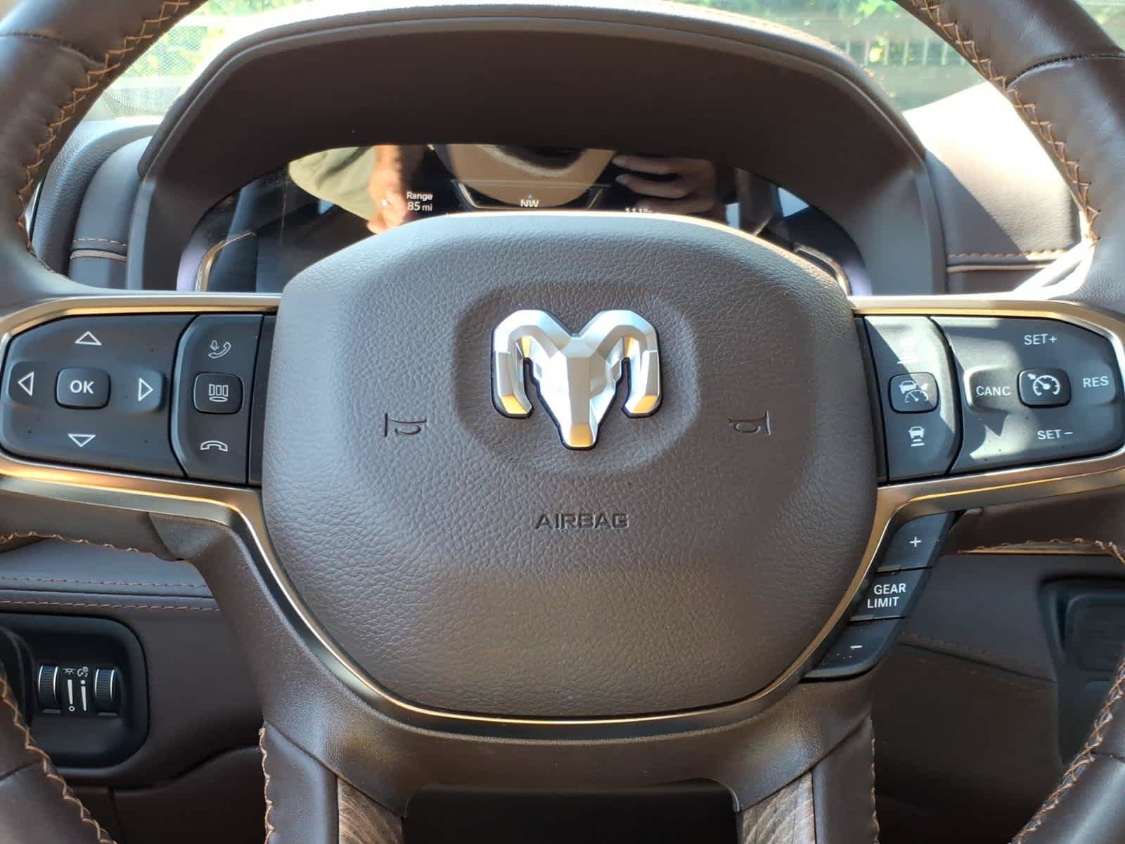Used 2025 RAM 2500 Limited AWD/4WD image 34