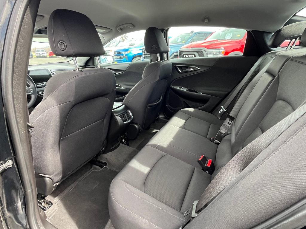 Used 2024 Chevrolet Malibu LT w/ Midnight Edition image 5