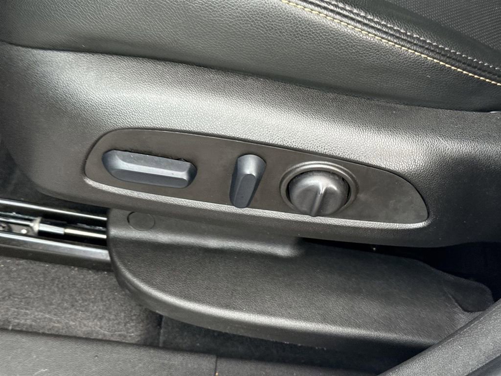 Used 2022 Chevrolet Equinox Premier image 32