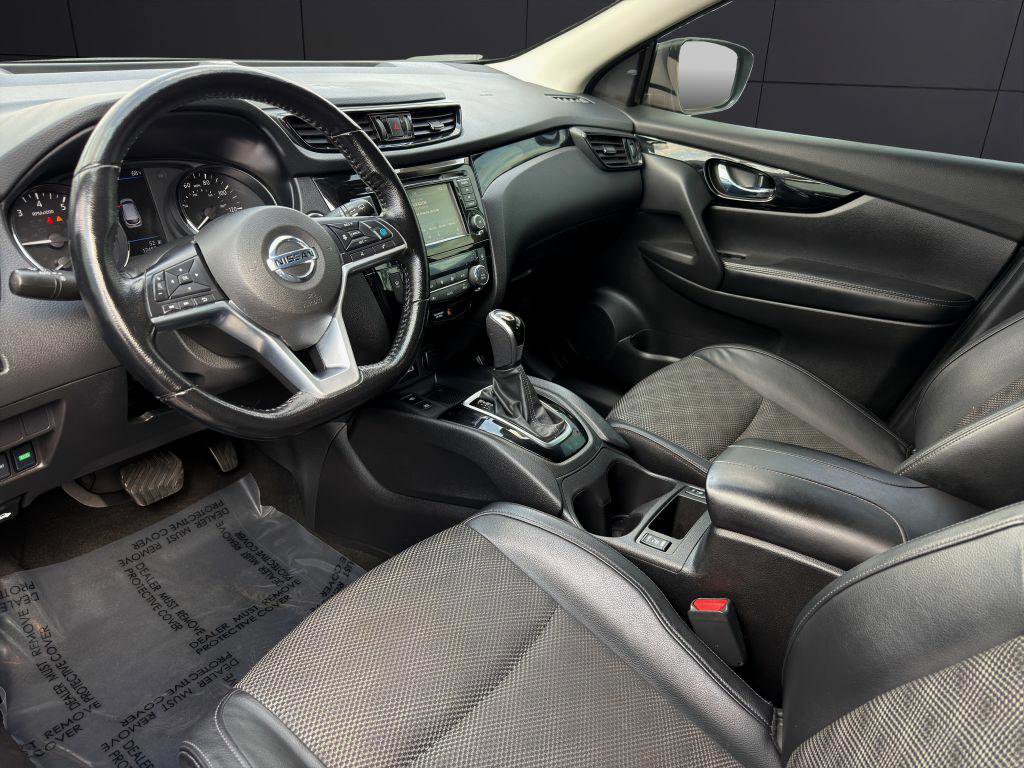 Used 2022 Nissan Rogue Sport SV w/ Technology Package AWD/4WD image 12