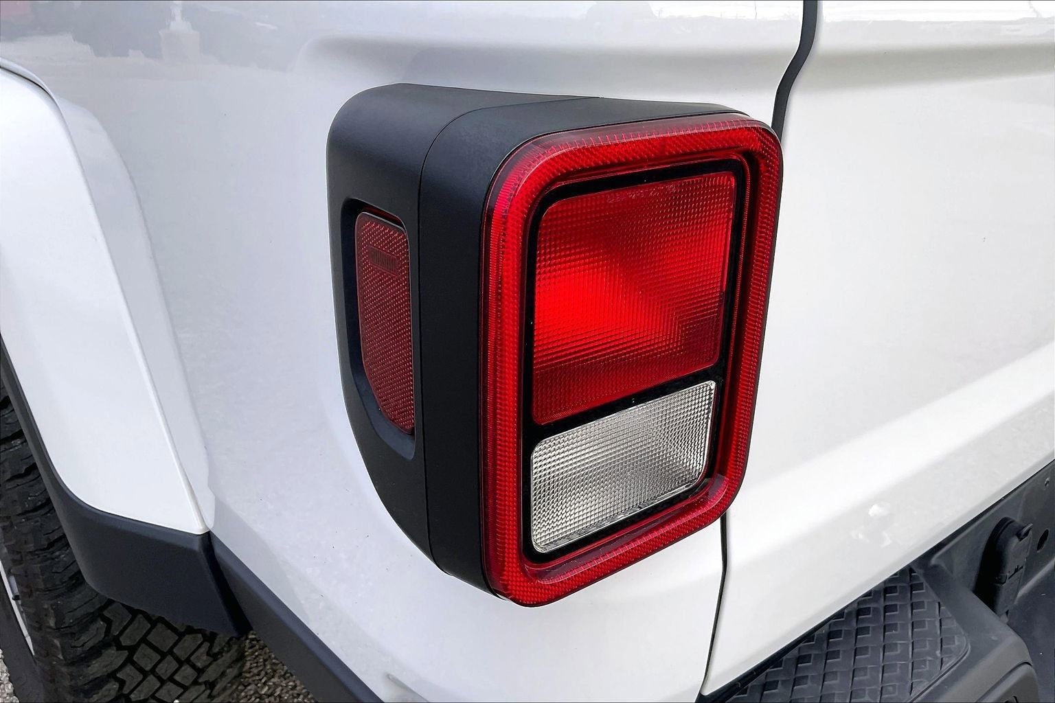 Used 2022 Jeep Gladiator Overland w/ Popular Equipment Package image 26