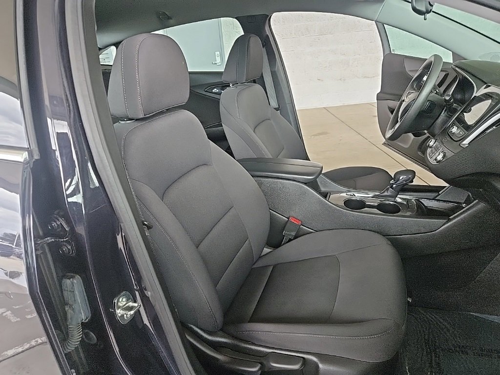 Used 2023 Chevrolet Malibu LT image 37