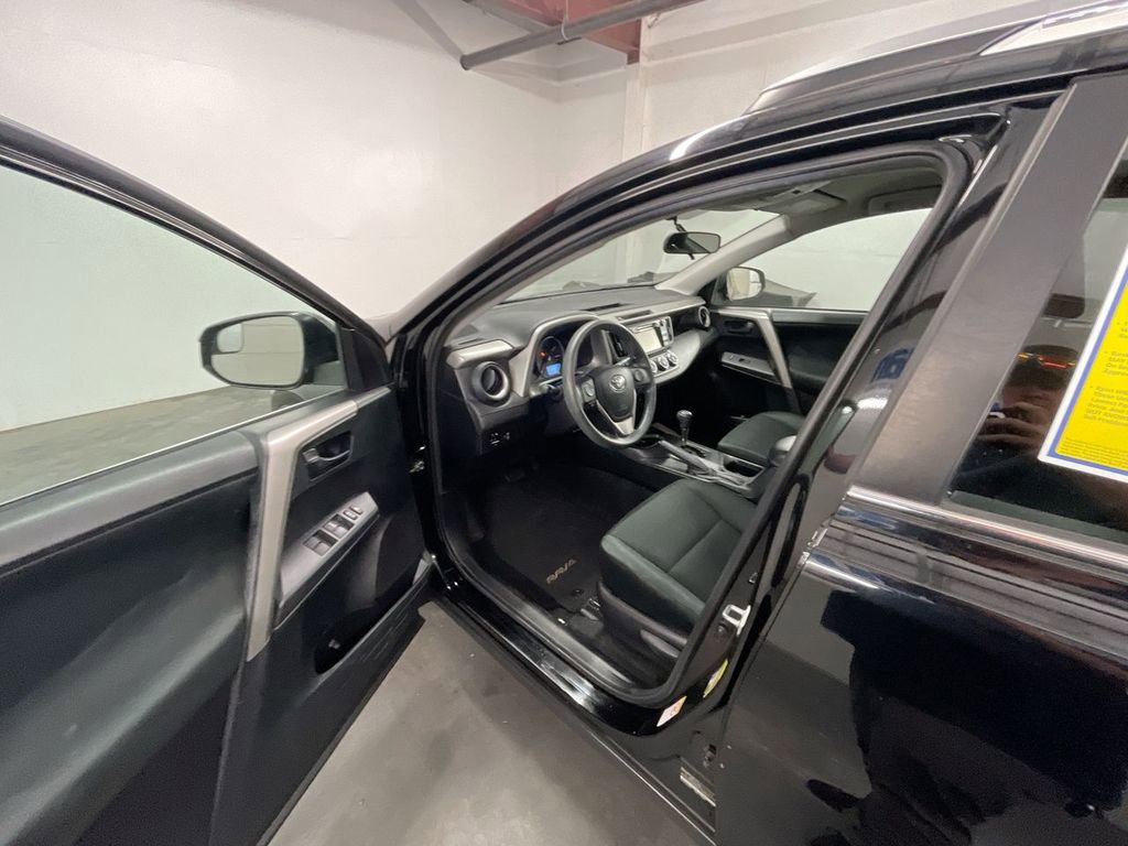 Used 2016 Toyota RAV4 LE image 10