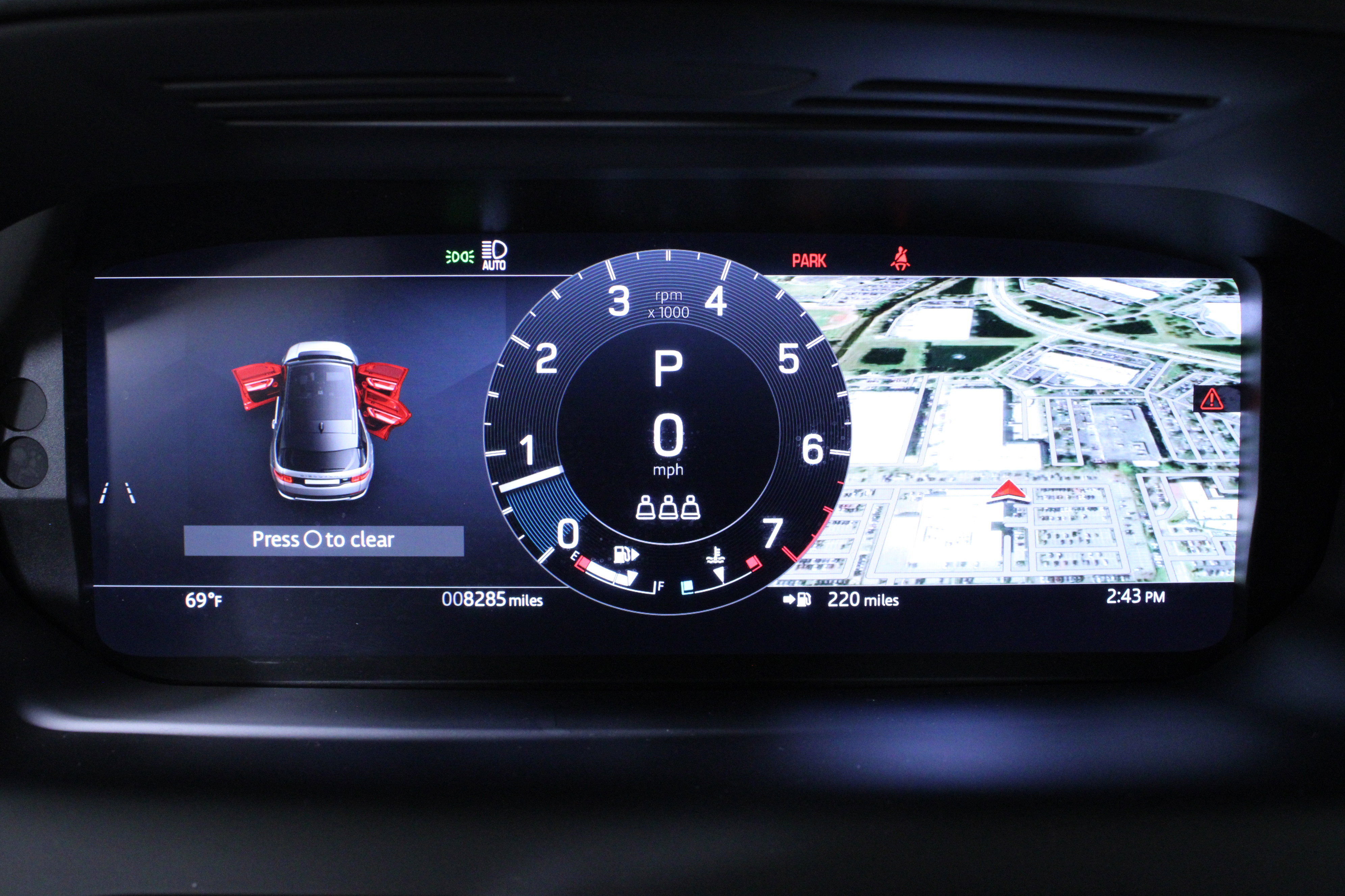 Used 2025 Land Rover Discovery Sport S image 26