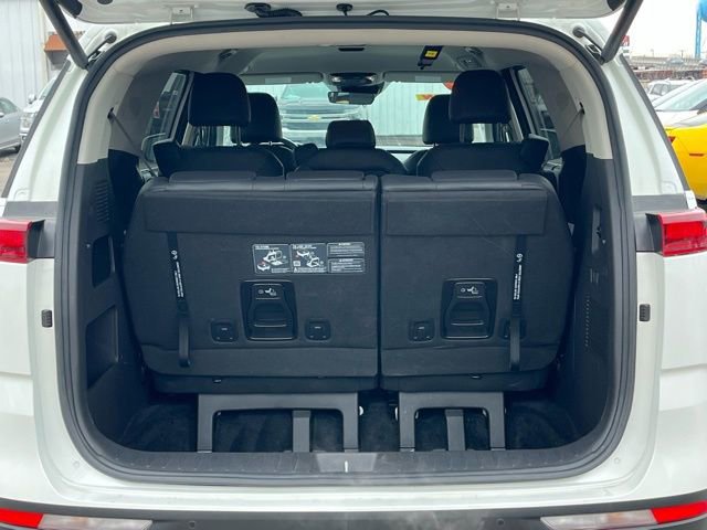 Certified 2024 Kia Carnival EX image 12