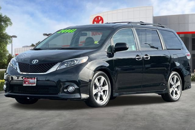 Used 2017 Toyota Sienna SE Premium image 9
