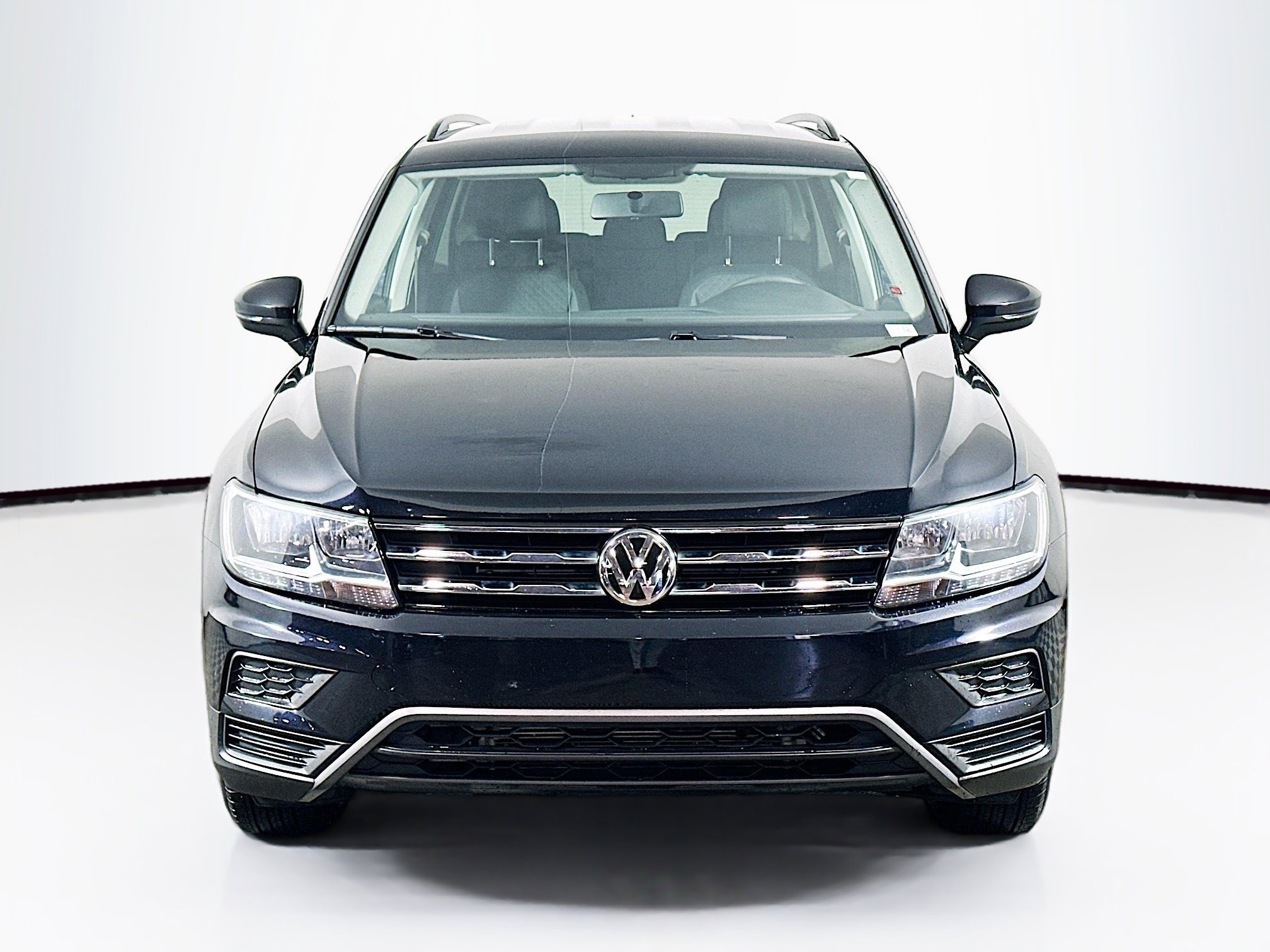 Used 2020 Volkswagen Tiguan S image 2