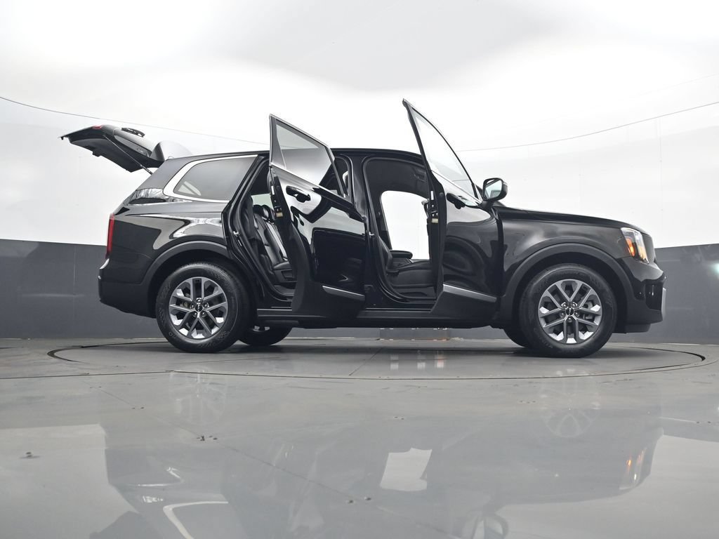 Used 2024 Kia Telluride LX AWD/4WD image 34