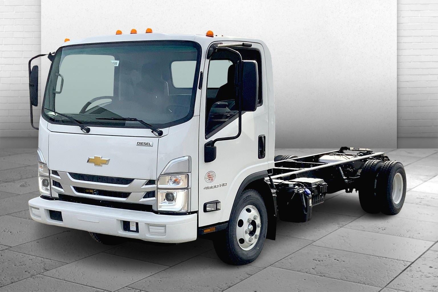 New 2024 Chevrolet Low Cab Forward 4500 XD RWD image 2