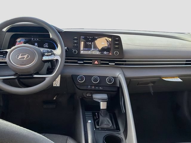 New 2026 Hyundai Elantra SE FWD image 31