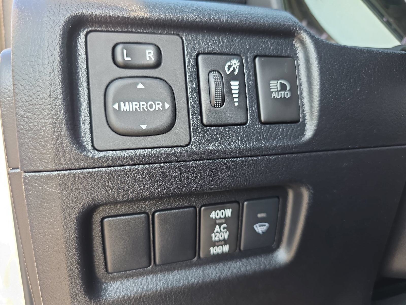 Used 2022 Toyota 4Runner SR5 Premium w/ Moonroof Package RWD image 25