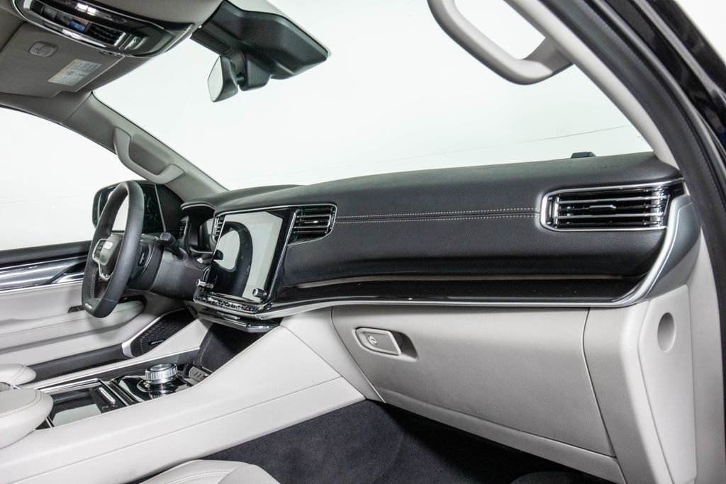 Used 2024 Jeep Wagoneer 2WD w/ Premium Group I image 20