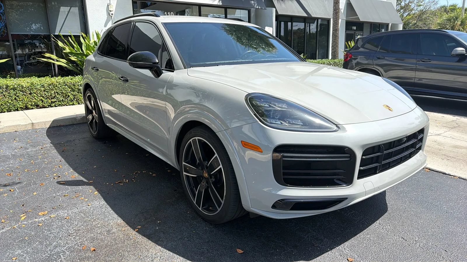 Used 2021 Porsche Cayenne Turbo AWD/4WD image 2