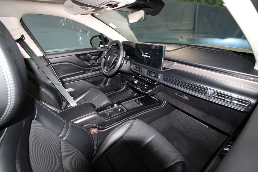 Used 2024 Lincoln Corsair Grand Touring w/ Equipment Group 301A image 24