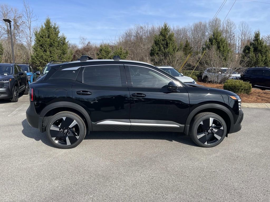 New 2026 Nissan Kicks SR w/ Cold Weather Package FWD image 2
