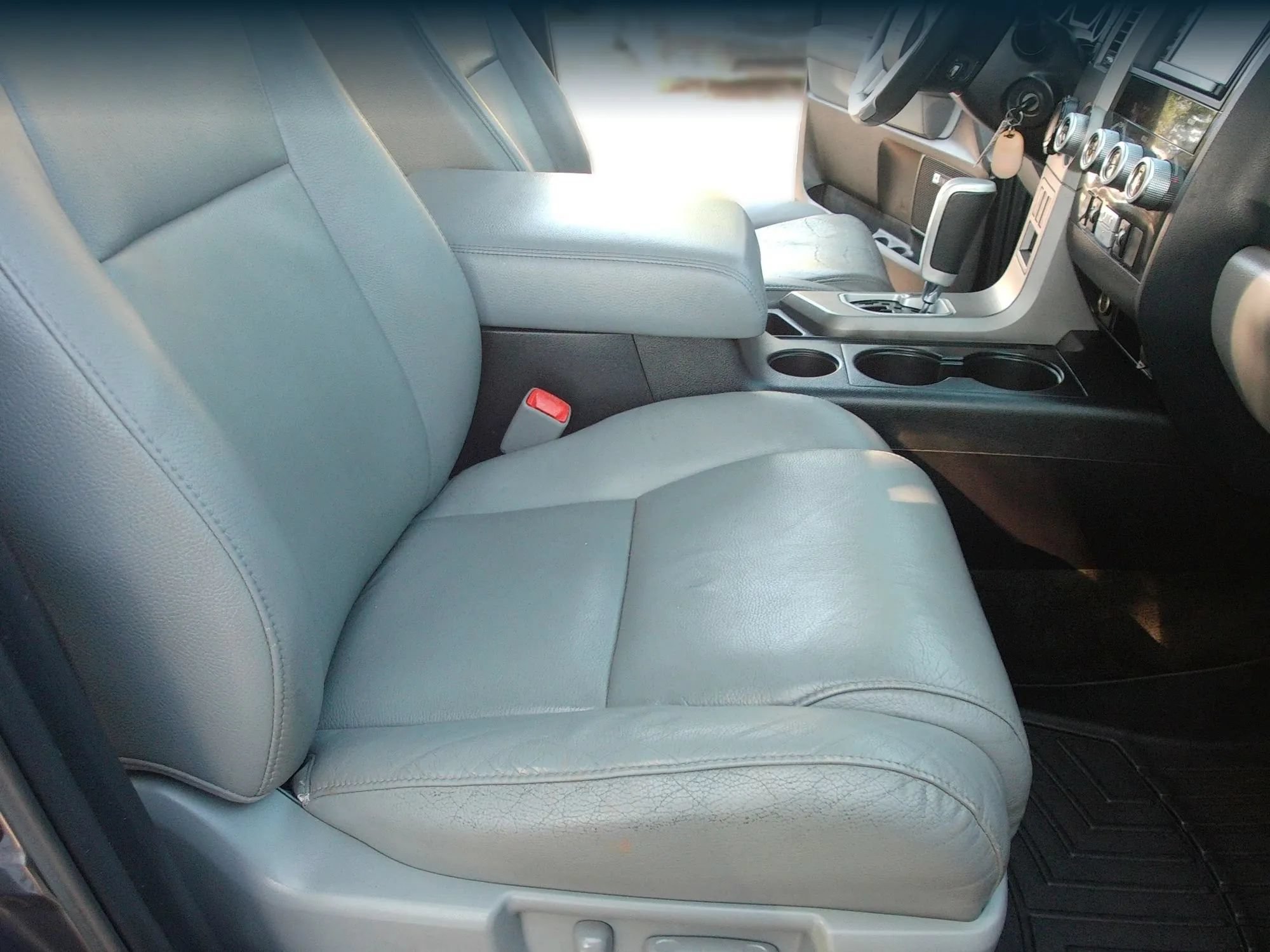 Used 2014 Toyota Sequoia Limited RWD image 44