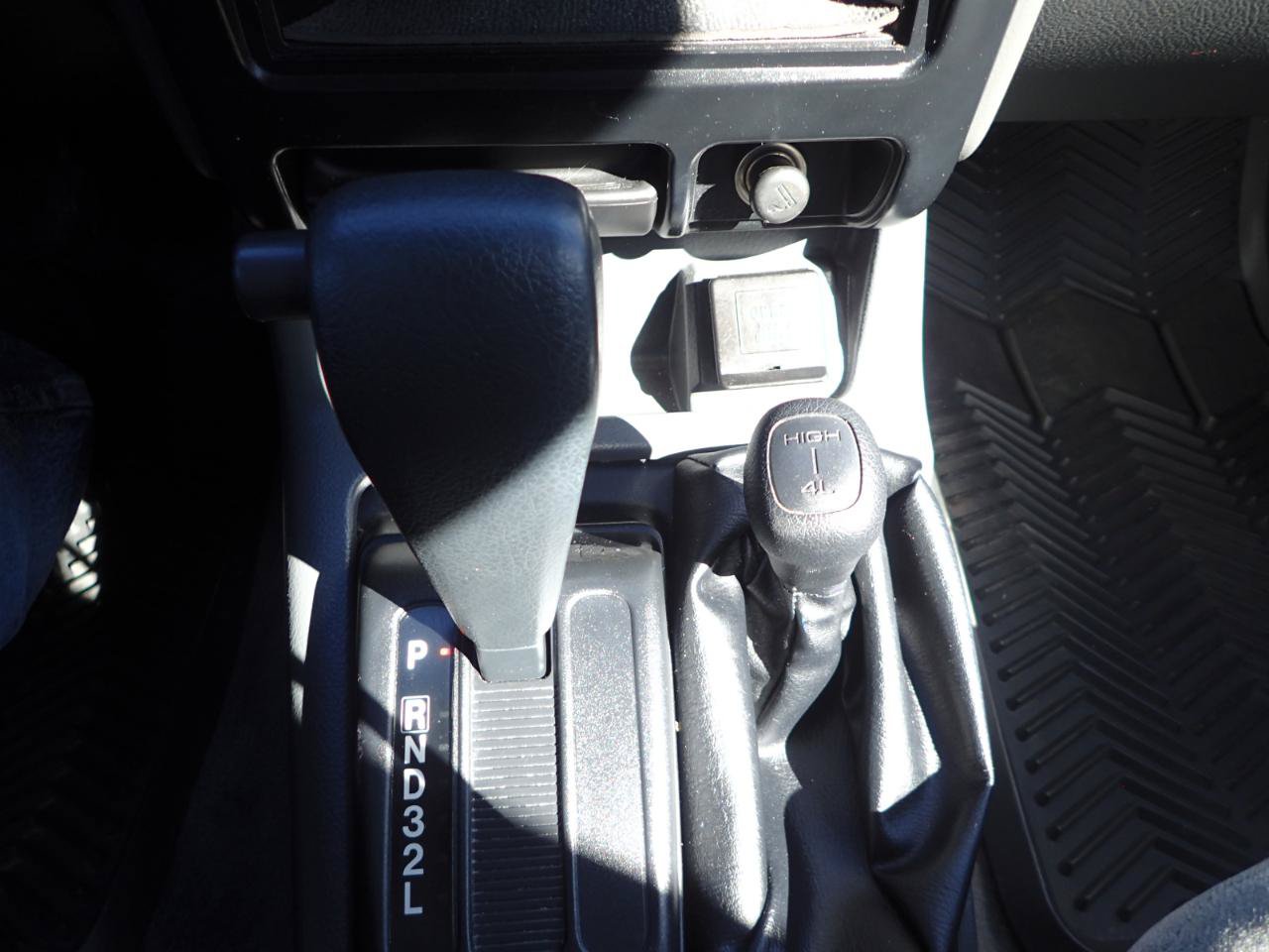 Used 2001 Isuzu Rodeo LS AWD/4WD image 17