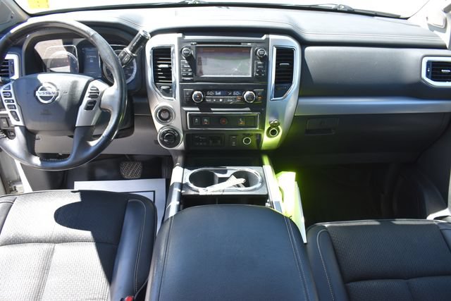 Used 2017 Nissan Titan PRO-4X AWD/4WD image 20