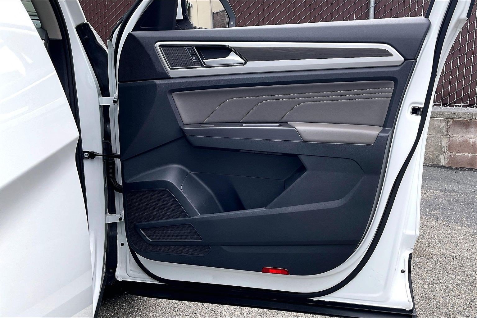 Certified 2022 Volkswagen Atlas SE FWD image 23