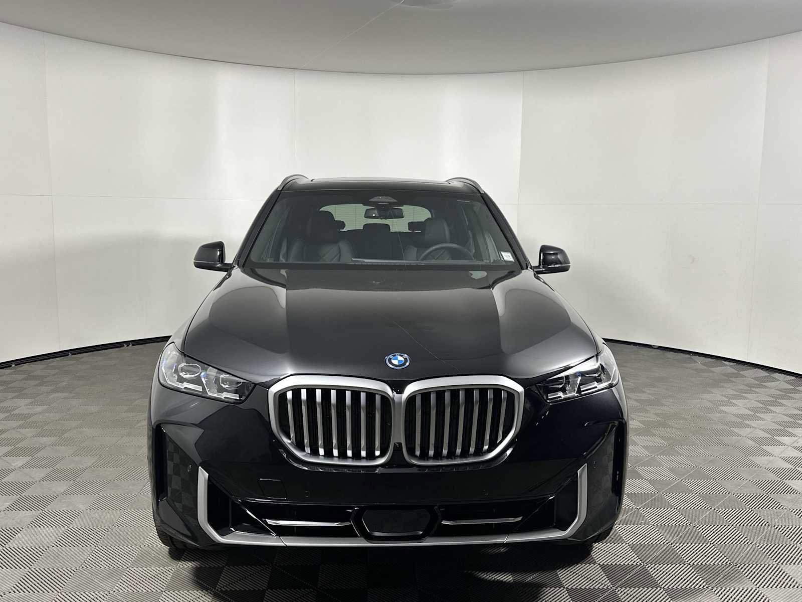 New 2026 BMW X5 xDrive50e w/ Executive Package image 5