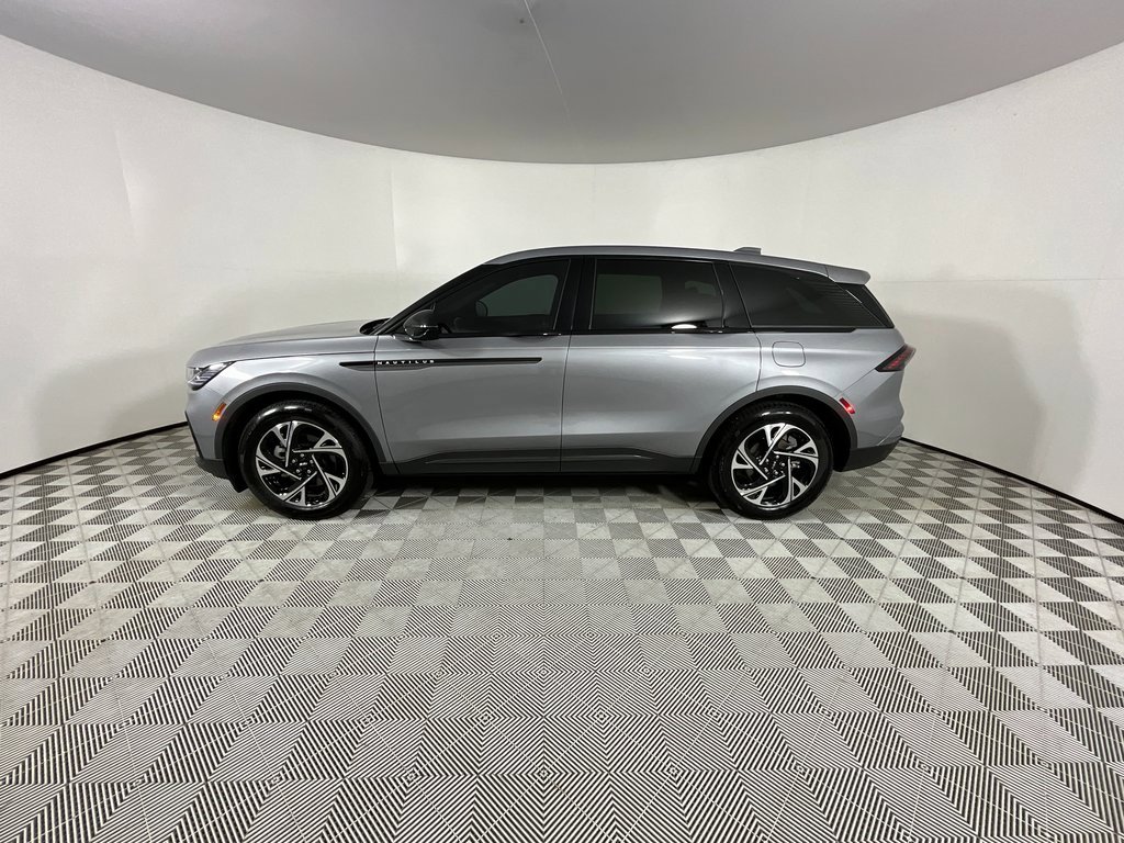 Used 2025 Lincoln Nautilus Premier w/ Jet Appearance Package image 2