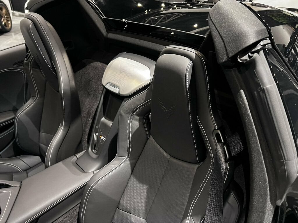 Used 2023 Chevrolet Corvette Stingray Preferred Conv w/ 2LT RWD image 16