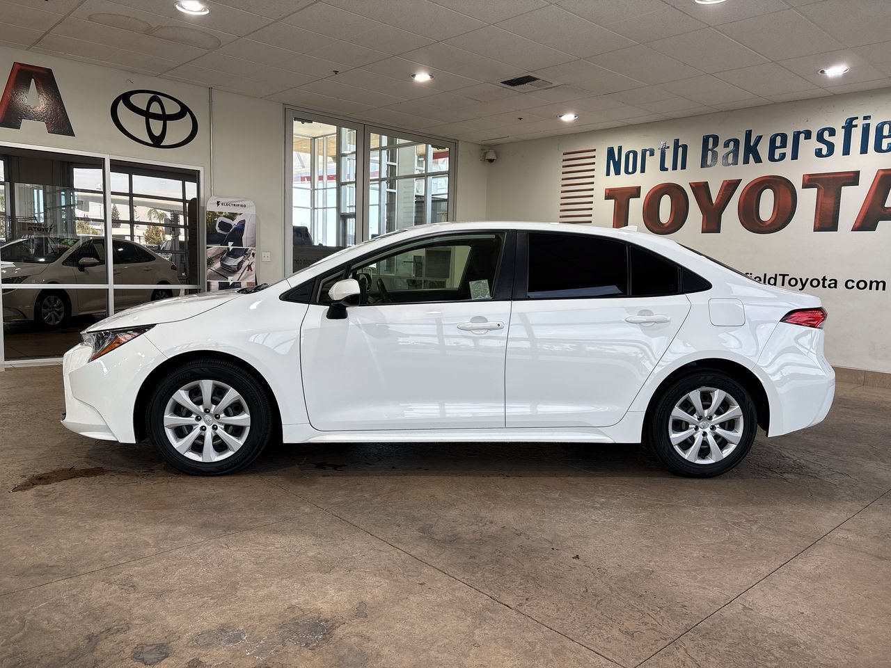 Certified 2024 Toyota Corolla LE FWD image 7